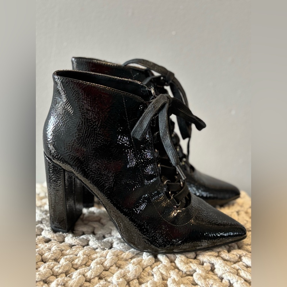 Zara Lace-Up Black Patent Booties Size 38 (7.5) Pointy Toe Block Heel Glossy - Picture 2 of 8
